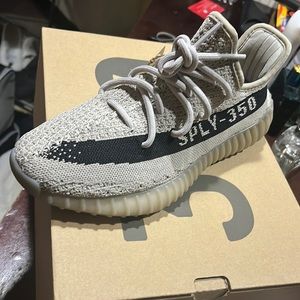 Brand new Yeezys 6.5 mens